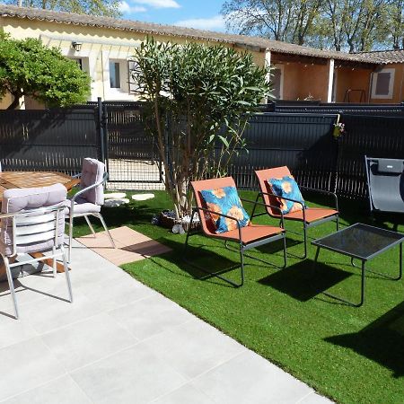 Appart Cosy Avec Son Exterieur Chaleureux,Piscine Et Parking Prive Fontvieille Eksteriør billede